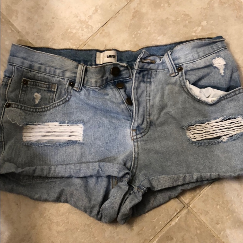 AMUSE SOCIETY SHORTS SIZE 27